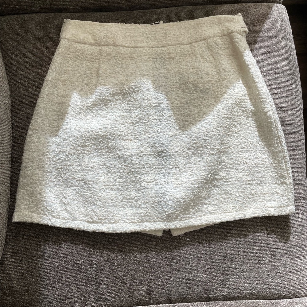 Zara Basic Ivory Miniskirt - Size Medium - image 2